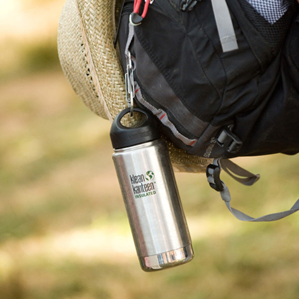 steel-s-biner-3-h3 carabiner_steel_bottle_backpack_lifestyle_dd4fef2d-f5d2-4f32-ac05-c706bd6b518e.jpg