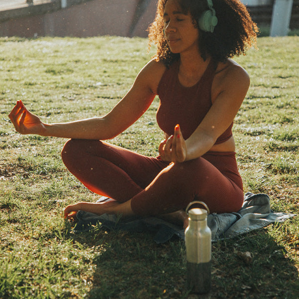16oz-rise-reflect-with-bamboo-cap-b5 16oz_rise_reflect_yoga_park_headphones_square.jpg
