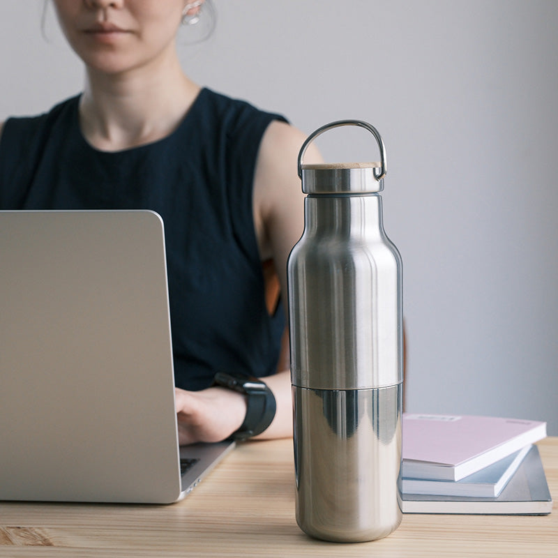 20oz-rise-reflect-with-bamboo-cap-g7 20oz_rise_reflect_desk_laptop_square.jpg