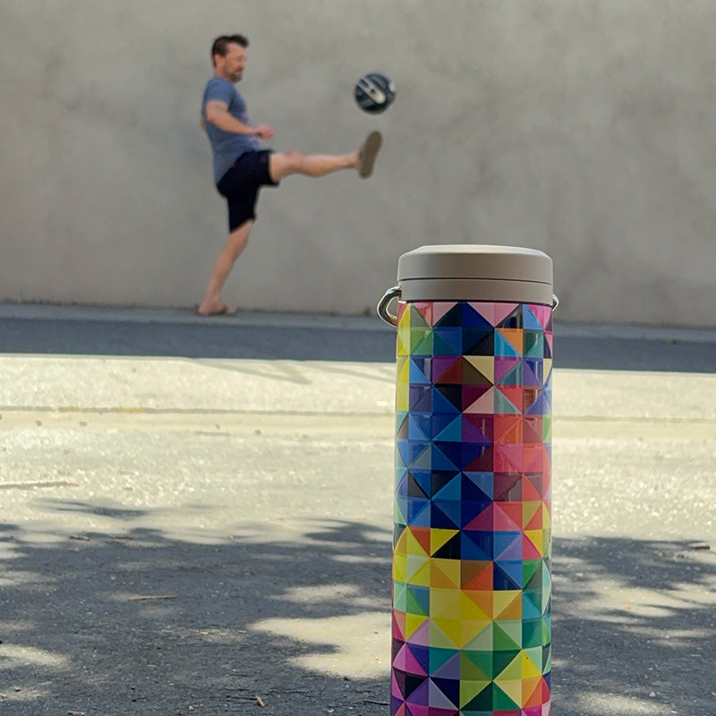 20oz-tkwide-with-twist-cap-mosaic-n2 20oz_tkwide_bottle_seasonal_mosaic_soccerball_player_square.jpg