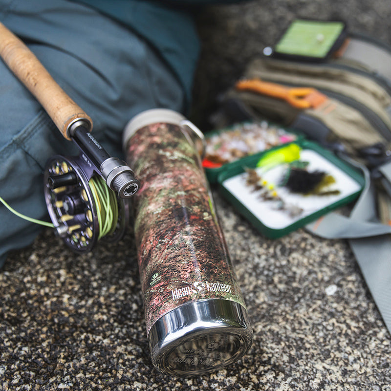 20oz-tkwide-with-cafe-cap-mossy-oak-f7 20oz_tumbler_mossyoak_rainbowtrout_flyfish_top_square.jpg