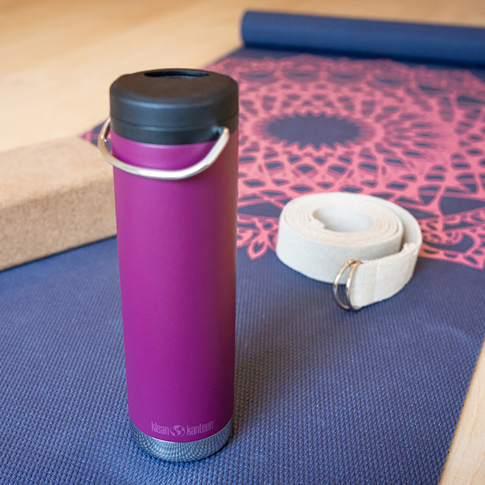 tkwide-twist-cap-with-straw-kit-h0 K20TKWPT-PP-T-TWIST-yoga_bottle_closed_lifestyle_a5ac6535-9c60-42bb-86fe-b94b5cef2b68.jpg