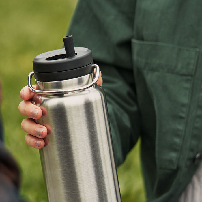 tkwide-twist-cap-with-straw-kit-h0 K32TKWSSL-BS-T-TWIST-32_oz_water_bottle_straw_cap_lifestyle_76e40be3-2488-47fa-afd0-c7d5ba075b15.jpg