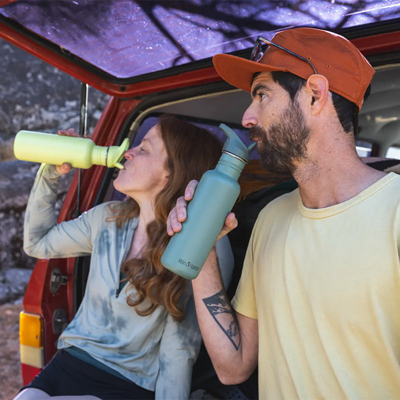 27oz-classic-with-flip-seal-sport-cap-l2 classic_27oz_flip_seal_couple_tailgate_tip-sip_square.jpg
