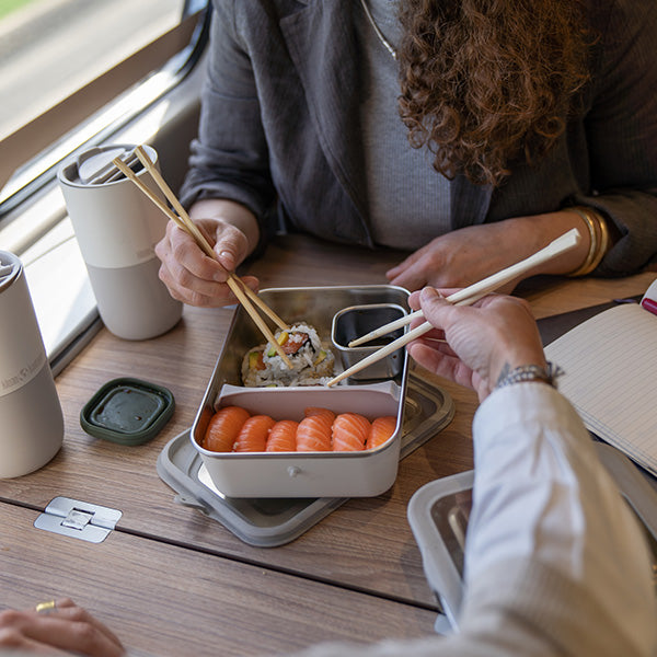 55oz-rise-food-box-big-meal-o4 rise_food_lunch_box_big_meal_tofu_sushi_share_square.jpg