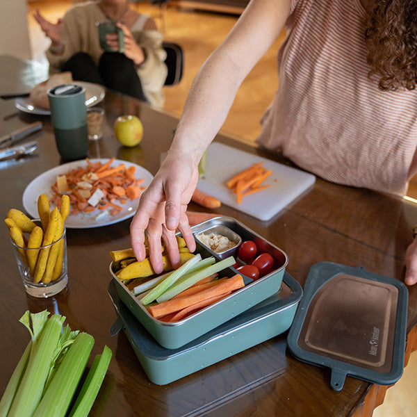 55oz-rise-food-box-big-meal-o4 rise_food_lunch_box_big_meal_veggie_dividers_square.jpg
