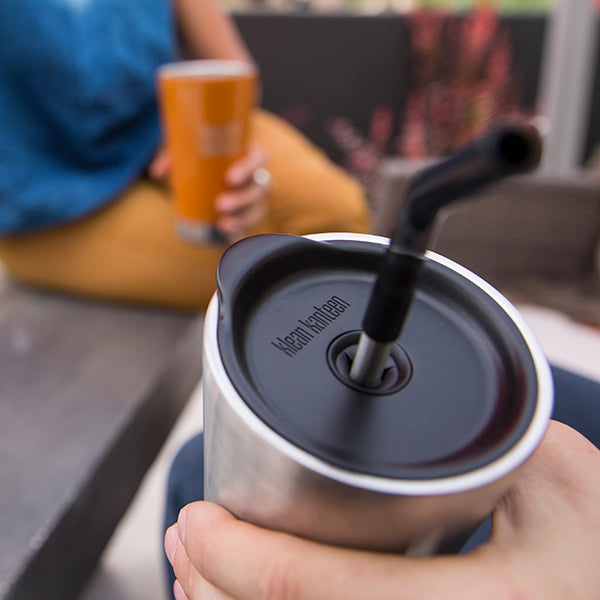 tumbler-straw-lid-with-straw-e4 steel_Straw-Shot_lifestyle_59367159-bd87-4b2d-88ba-76af85af65de.jpg